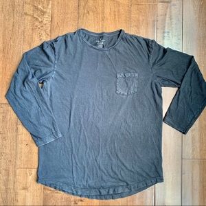 American Eagle Long grey sleeve shirt
